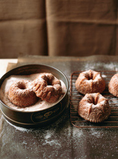 cinnamon sugar-coated maple apple cakes